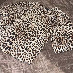 🌺Worthington Leopard Print Blouse🌺